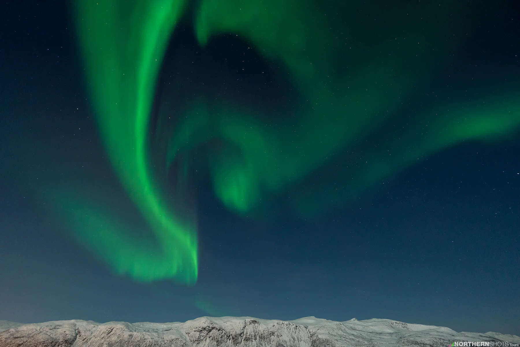 How to Photograph Northern Lights: Simple Beginner's Guide